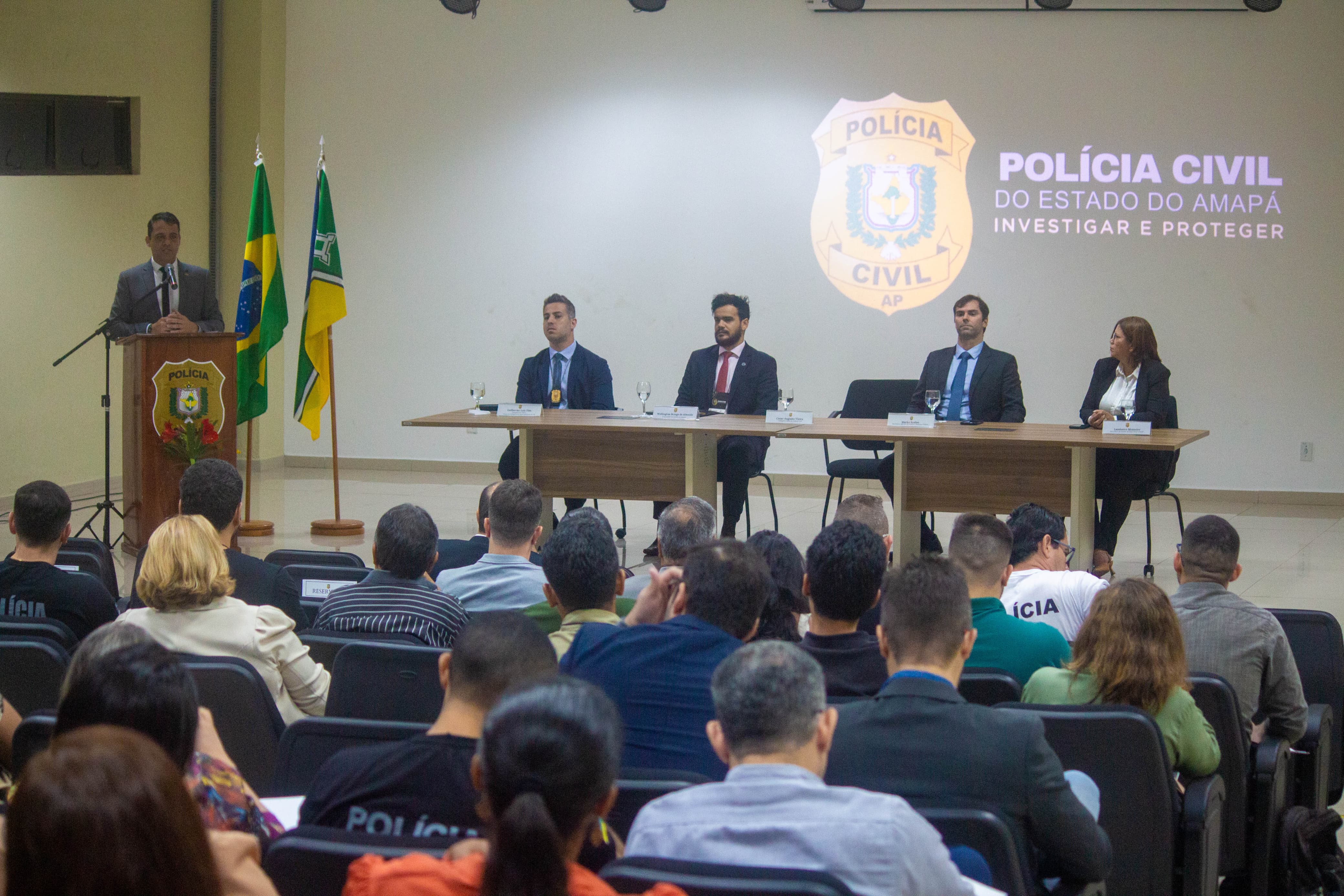 EM MACAPÁ, POLÍCIA CIVIL REALIZA CAPACITAÇÃO  SOBRE PROTOCOLO DE AÇÃO PARA CRIMES DE MAUS-TRATOS DE ANIMAIS 